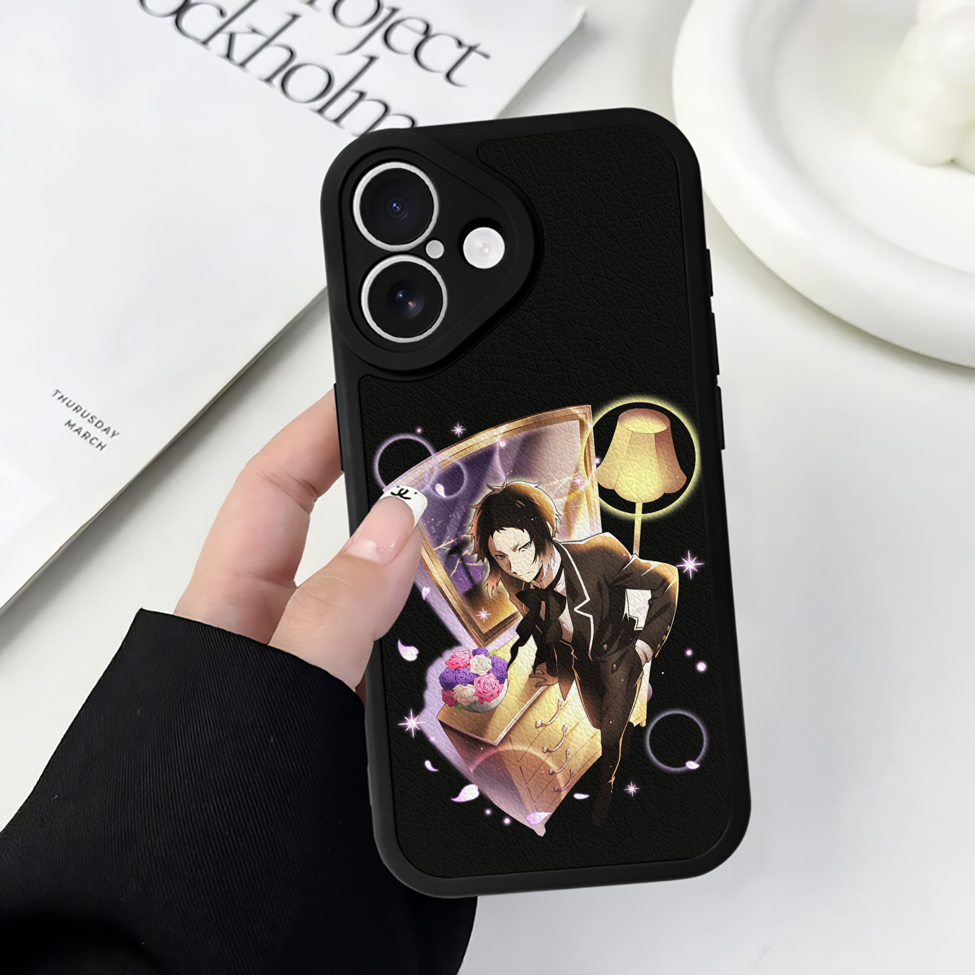 （画像用） 文豪ストレイドッグス Bungo Stray Dogs 【iPhone 16シリーズ対応】シリコンスマホケース（レザー調） 材質：シリコン